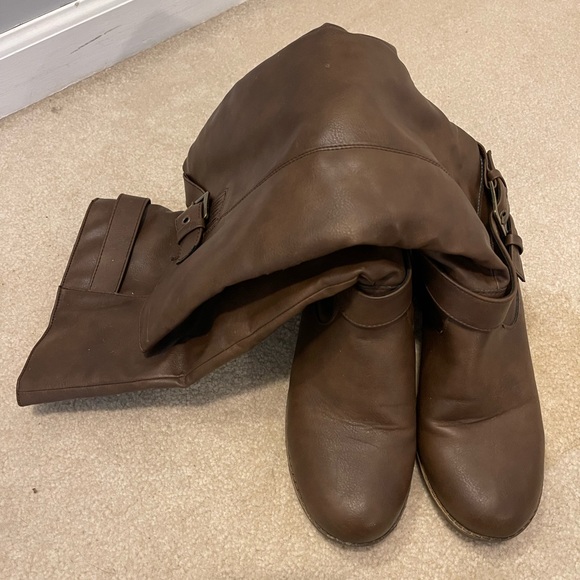 Women’s Riding Boots - Picture 2 of 5